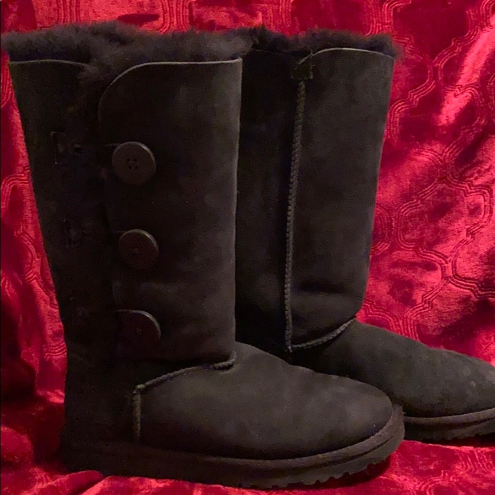 Tall Black Bailey Button Ugg Boots - Picture 4 of 5